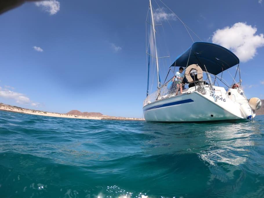 Magnifico Barco En La Graciosa Hotel Caleta de Sebo Eksteriør billede