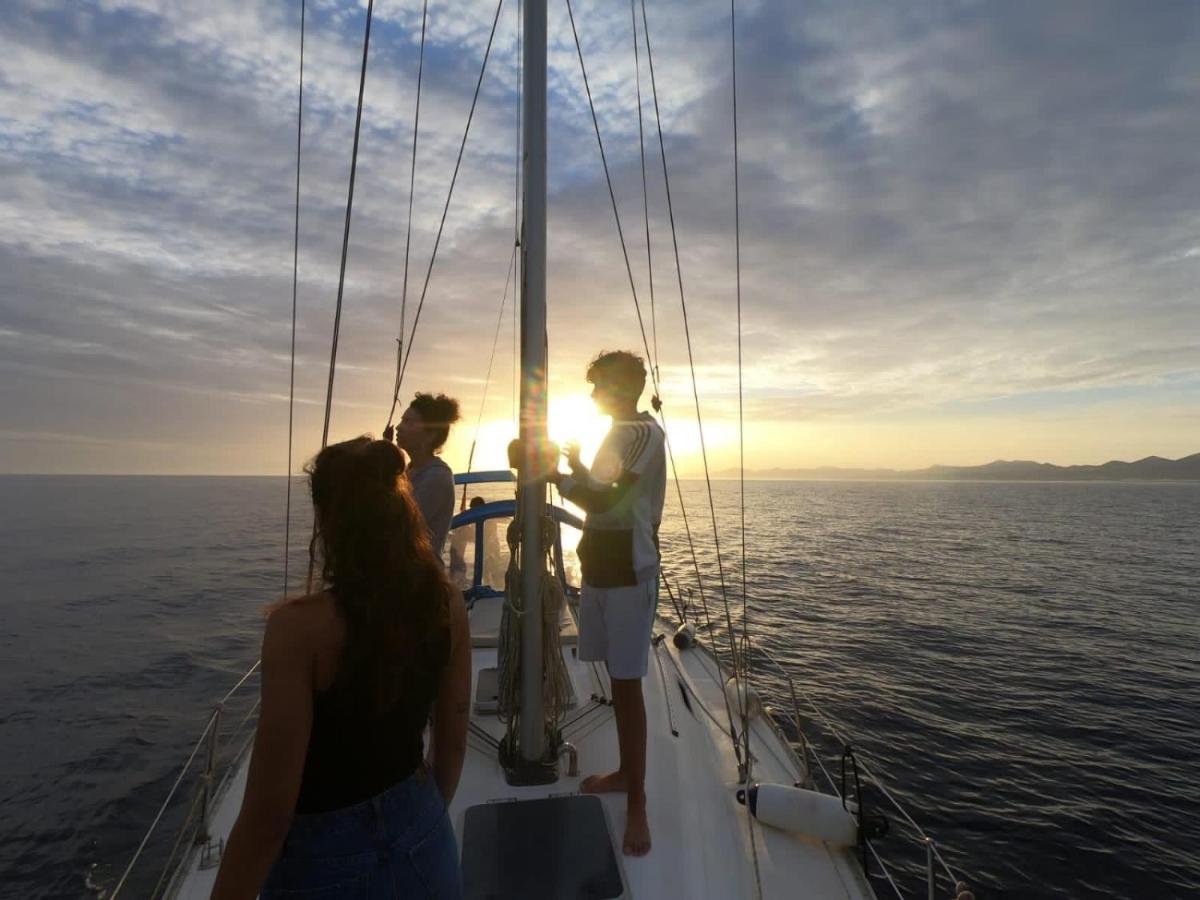 Magnifico Barco En La Graciosa Hotel Caleta de Sebo Eksteriør billede