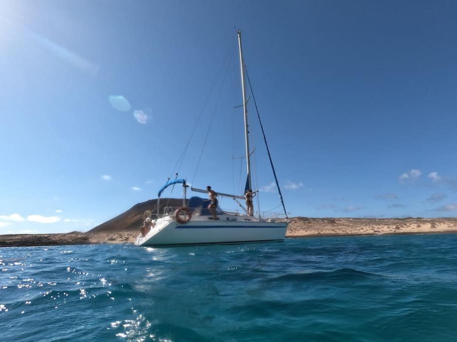Magnifico Barco En La Graciosa Hotel Caleta de Sebo Eksteriør billede